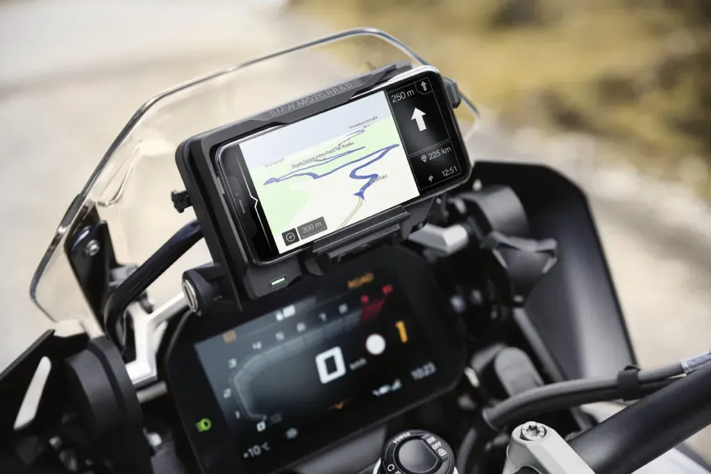 BMW Motorrad presenta el ConnectedRide Cradle